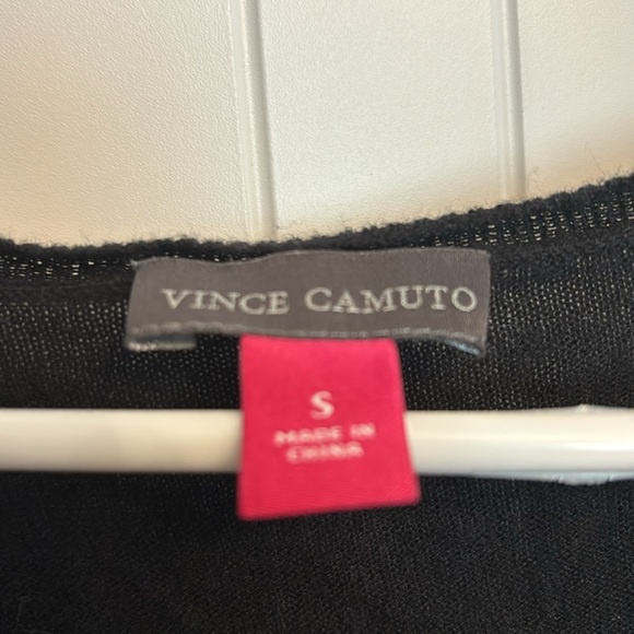 Cold shoulder sweater - Picture 2 of 2